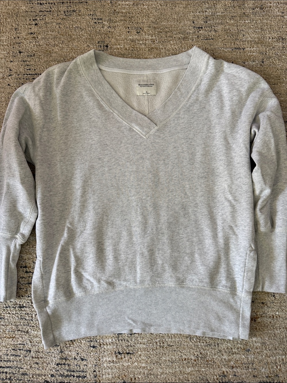 Abercrombie & Fitch Soft AF Light Gray V-Neck Women's Sweatshirt size Small